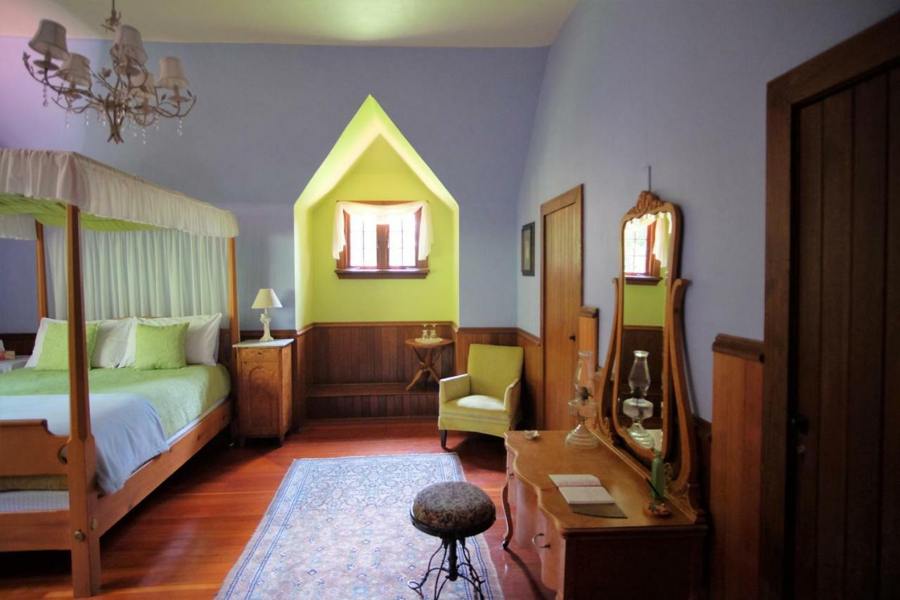 Wedgwood Manor And Glamping Retreat Hotell Crawford Bay Eksteriør bilde