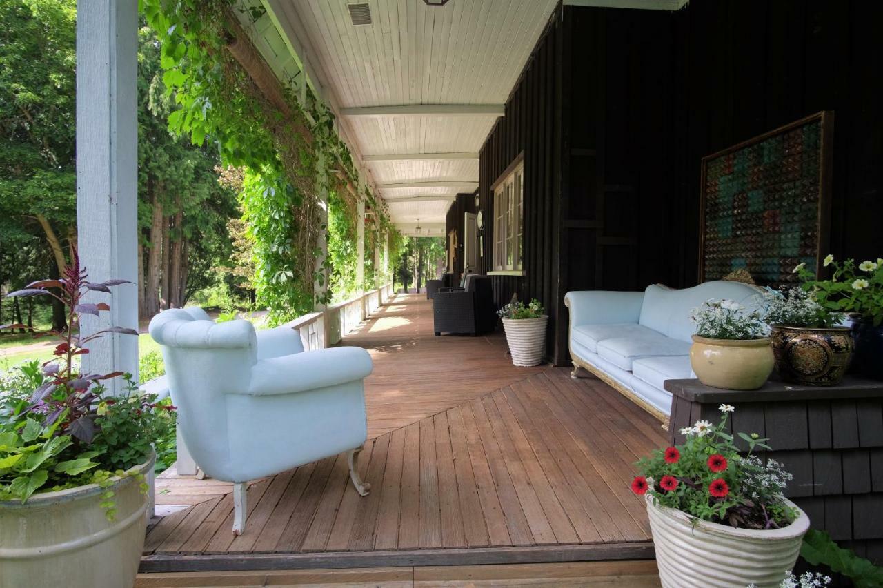 Wedgwood Manor And Glamping Retreat Hotell Crawford Bay Eksteriør bilde